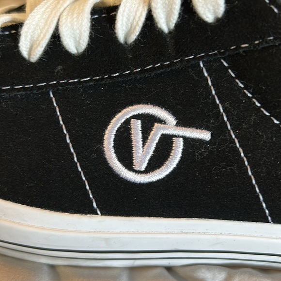 Classic Black and White Women's Sneakers - Picture 2 of 6